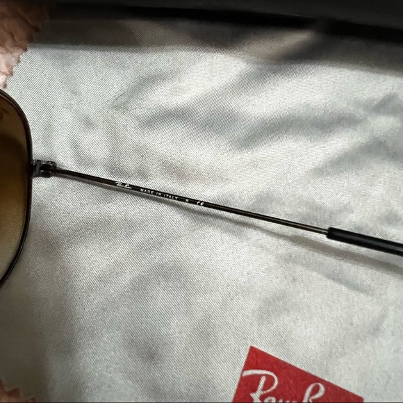 Ray-Ban RB3025 Aviator - Picture 2 of 4